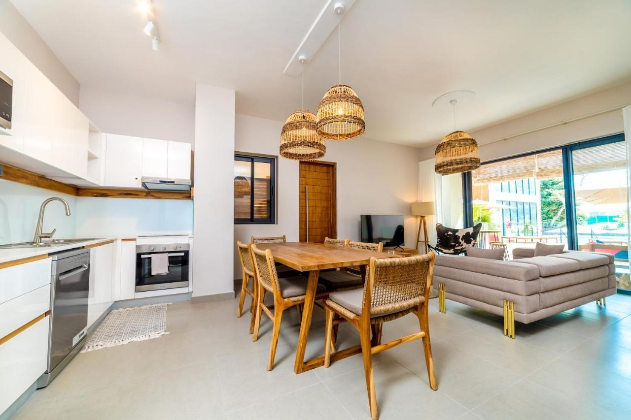 One Bay Modern Contemporary Flat 4 *